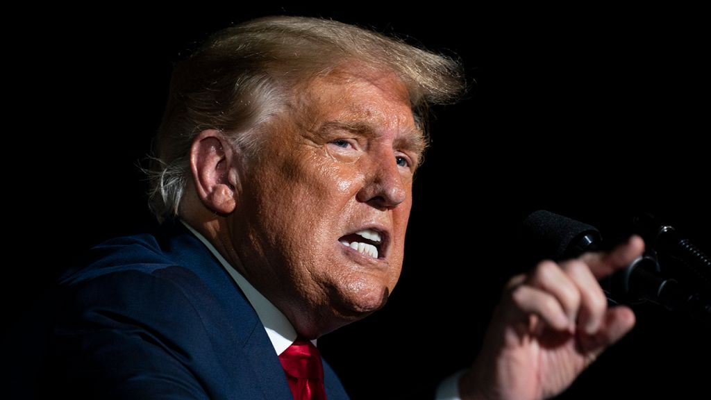 Trump asks Supreme Court to keep tax returns from NY prosecutors