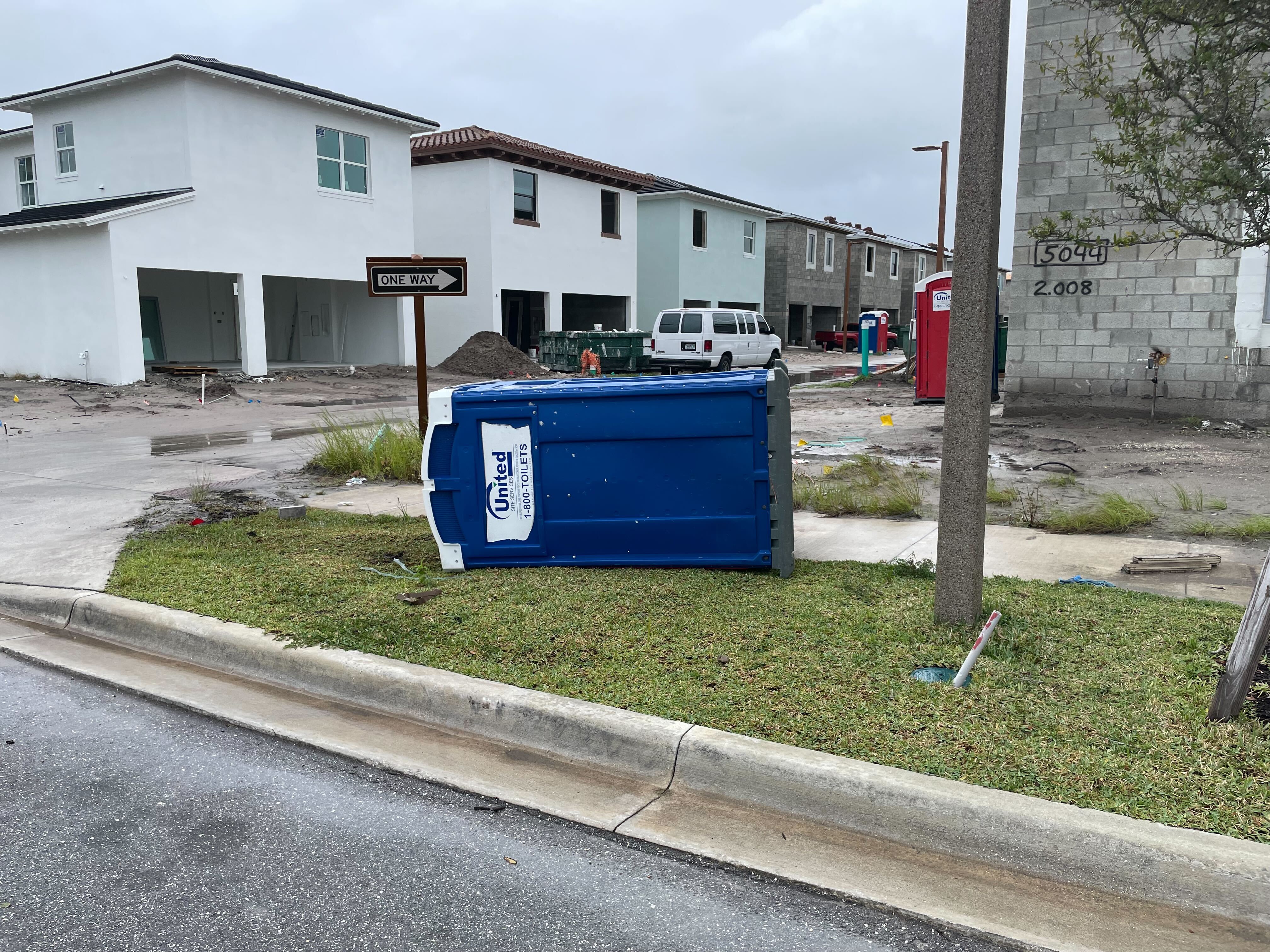 Floridians prep as Tropical Storm Nicole nears landfall