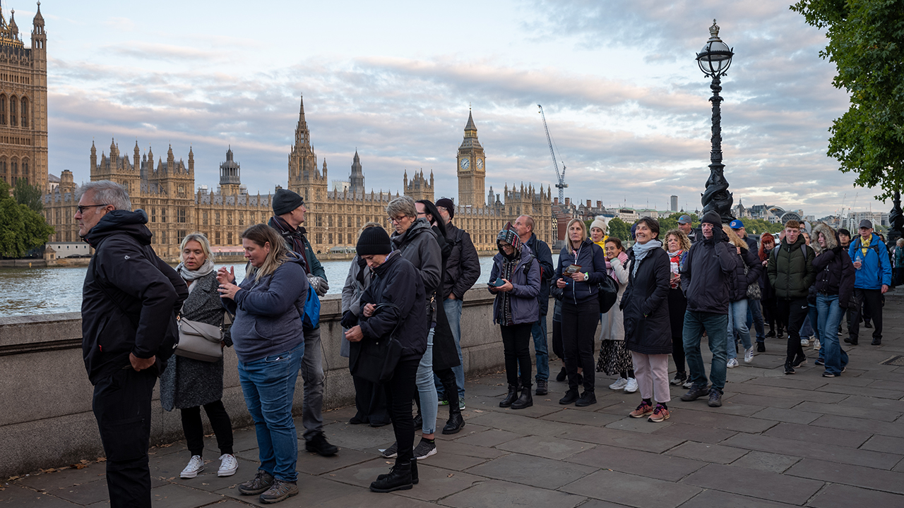 Queen Elizabeth II dies: King Charles III, siblings to stand vigil around mother's coffin