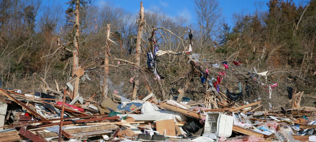 7 killed, including 2 young children, in tornado near Des Moines, Iowa