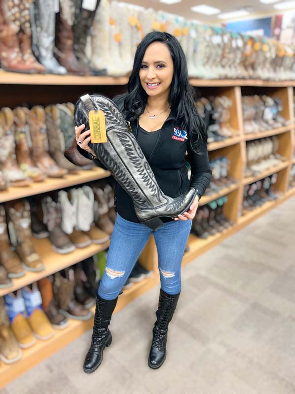 Erica Rico at Boot Barn 2022
