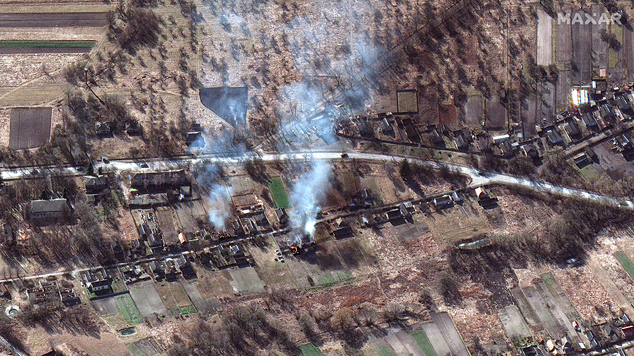 40-mile Russian convoy threatens Kyiv; shelling intensifies