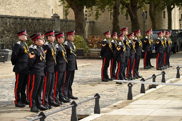 Photos: Queen Elizabeth II tributes continue across UK as royals, public grieve