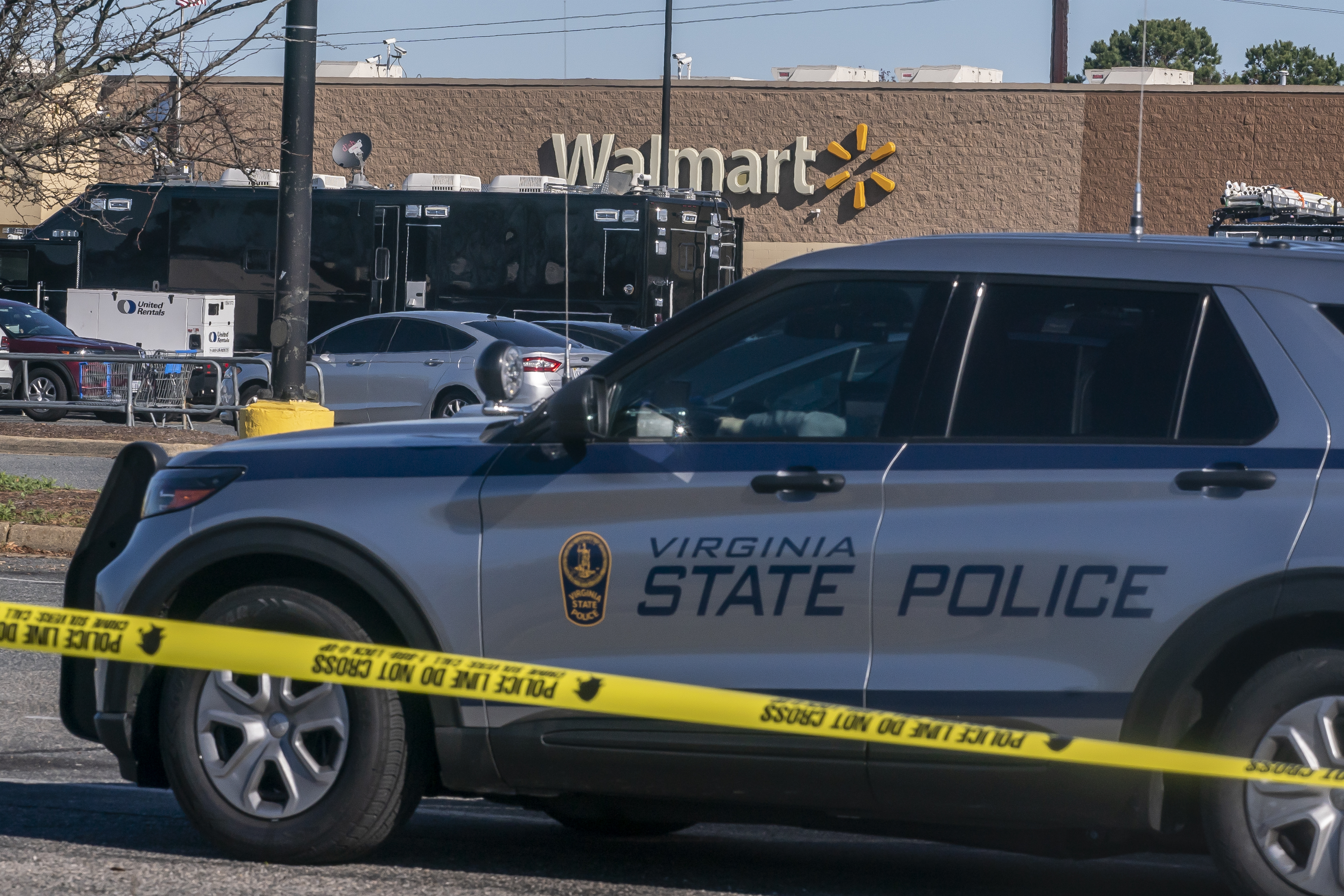 7 killed, including suspect at Virginia Walmart
