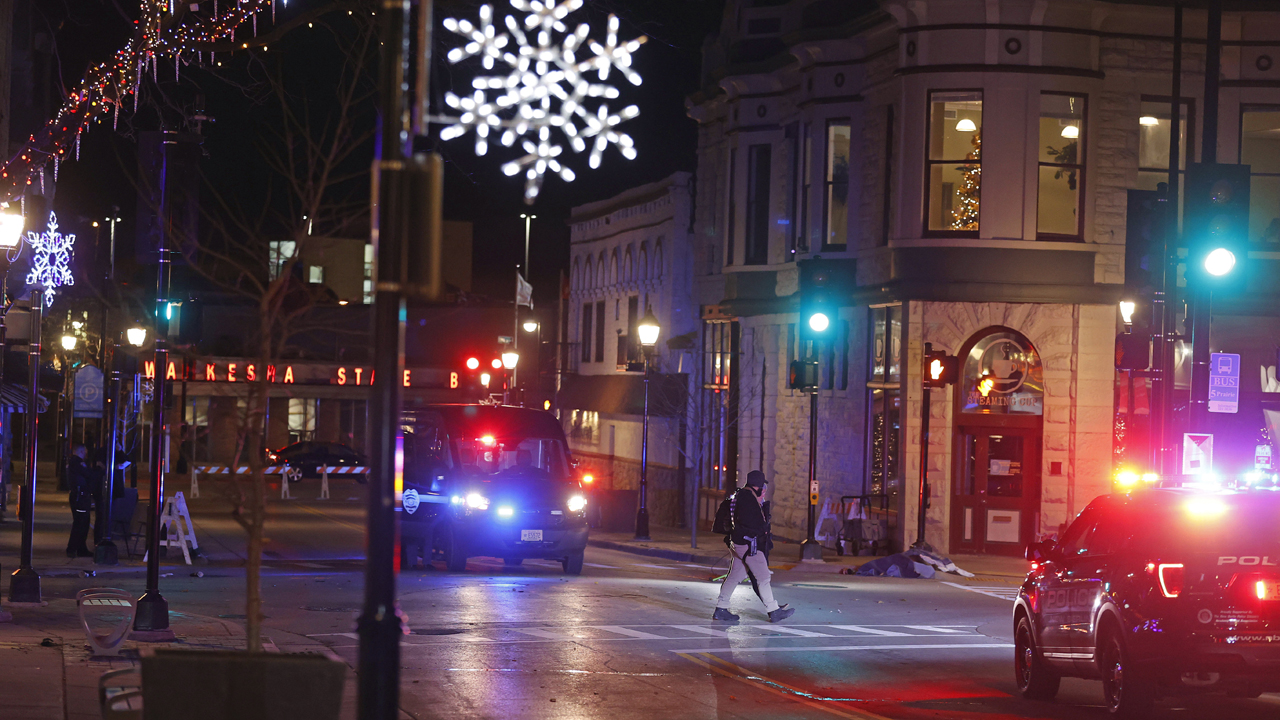 Waukesha Christmas parade