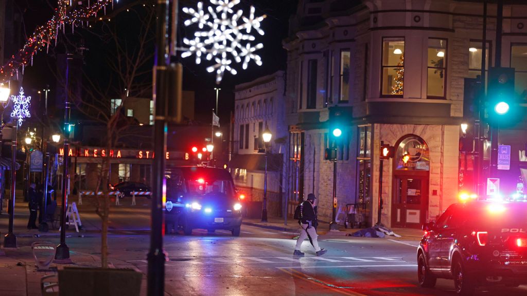 Waukesha Christmas parade