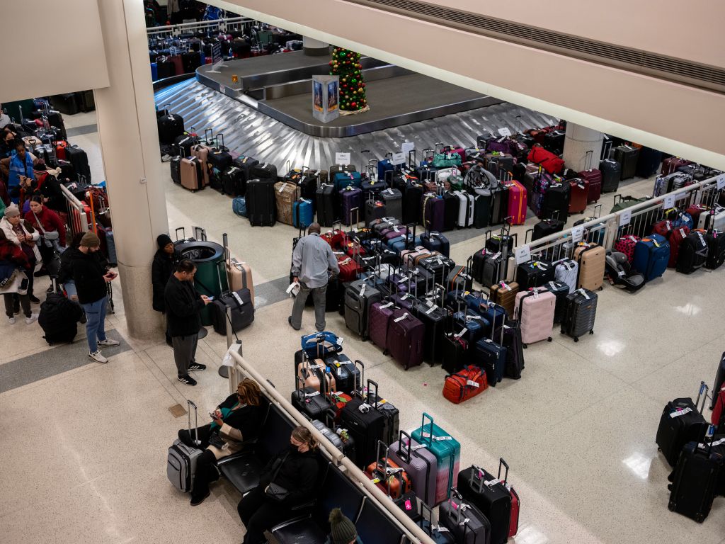 Passengers stranded, bags pile up as Southwest cancels flights