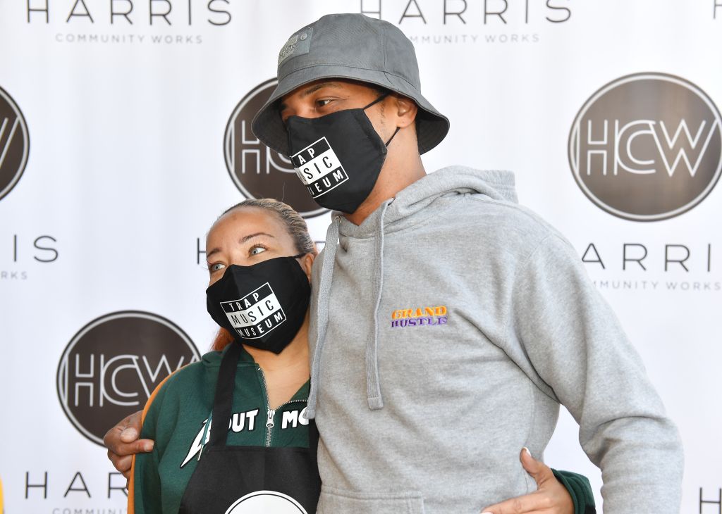 Rapper T.I. gives 1,000 Thanksgiving turkeys to families in need at Atlanta event