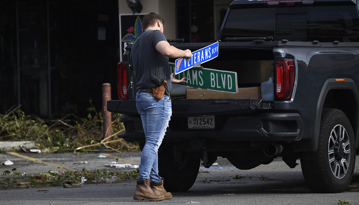 Ida damages buildings, floods roads on Gulf Coast