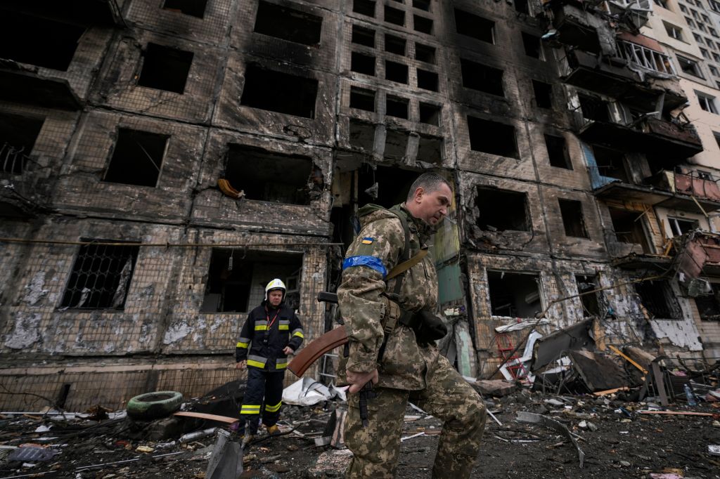 Photos: Russian attack on Kyiv apartment building kills 1, officials say