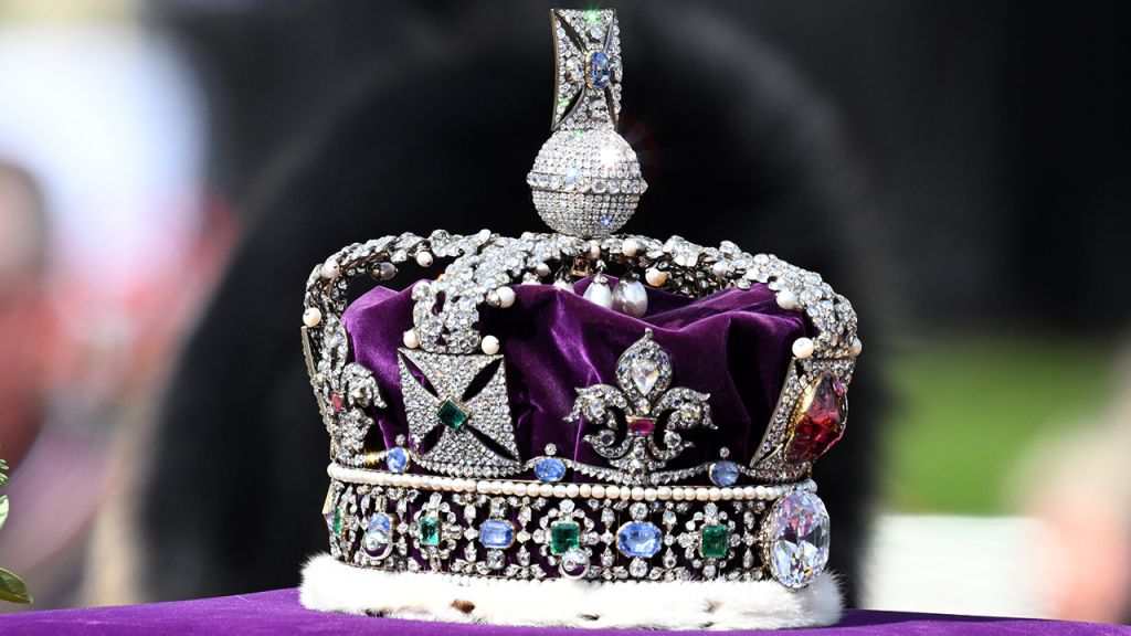 Photos: Crowds gather ahead of Queen Elizabeth II's coffin procession