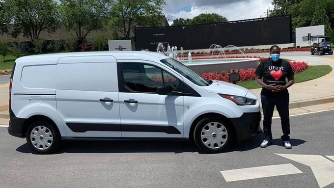 tyler perry donates van to charity