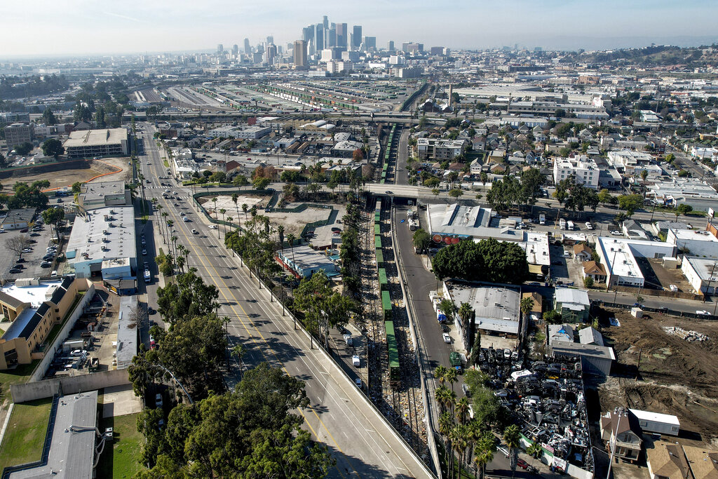 Thieves target LA freight trains