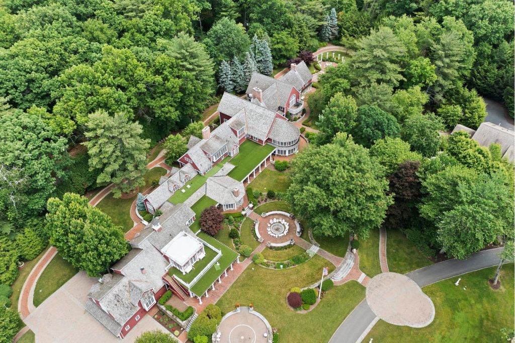 Peek inside late Yankee Candle founder’s sprawling estate