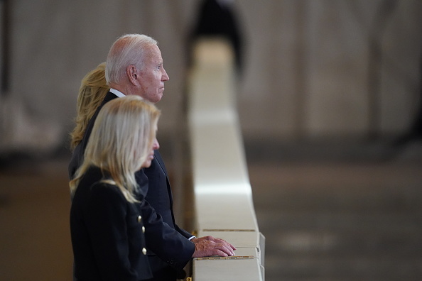 Biden's pay respects to Queen Elizabeth II