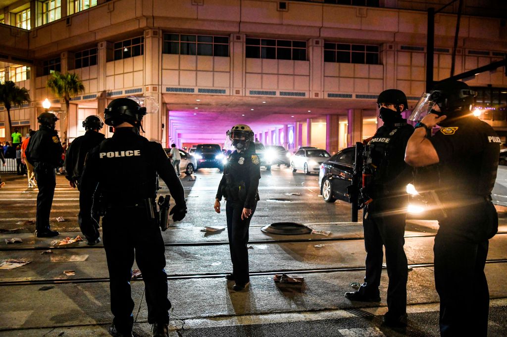 Photos: Tampa Bay fans crowd streets to celebrate Bucs' Super Bowl win