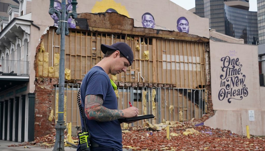 Ida damages buildings, floods roads on Gulf Coast