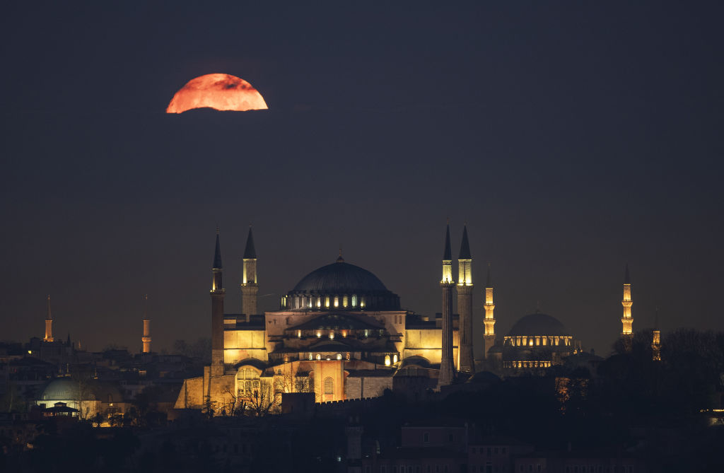 Photos: Snow Moon 2022 brightens the night sky