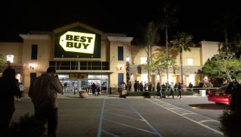 Buyers Line Up For Black Friday