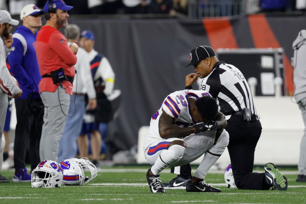 Buffalo Bills safety Damar Hamlin collapses, receives CPR on field