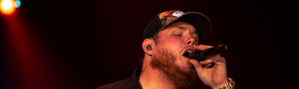 Luke Combs at the AT&T Center