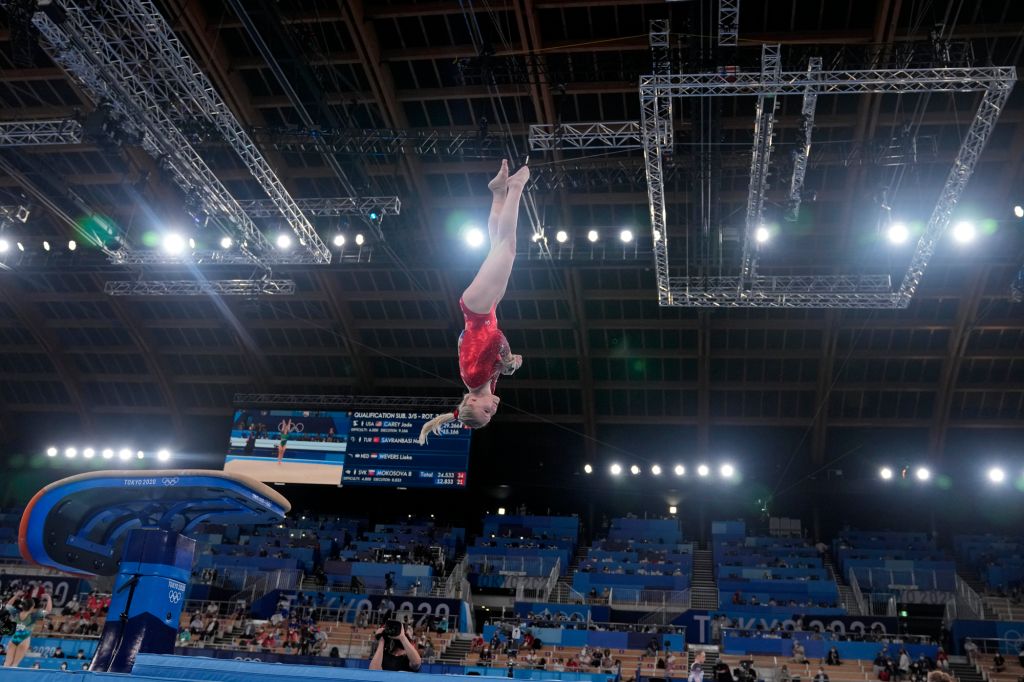 Photos: Simone Biles, US women's gymnastics team compete in qualifying round