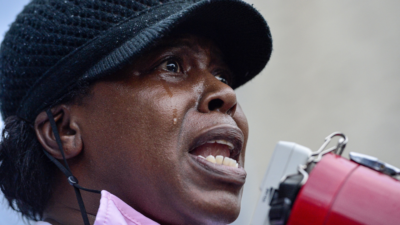 Protests erupt in Rochester, New York, over Daniel Prude's asphyxiation death