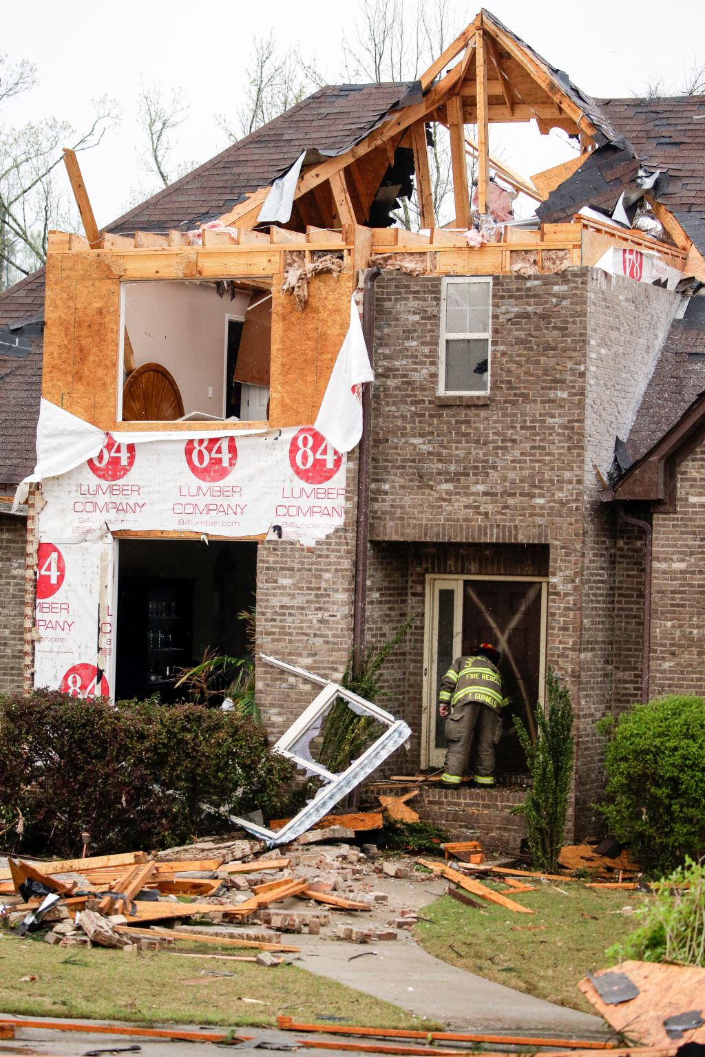 Photos: Deadly tornadoes, storms sweep through Deep South
