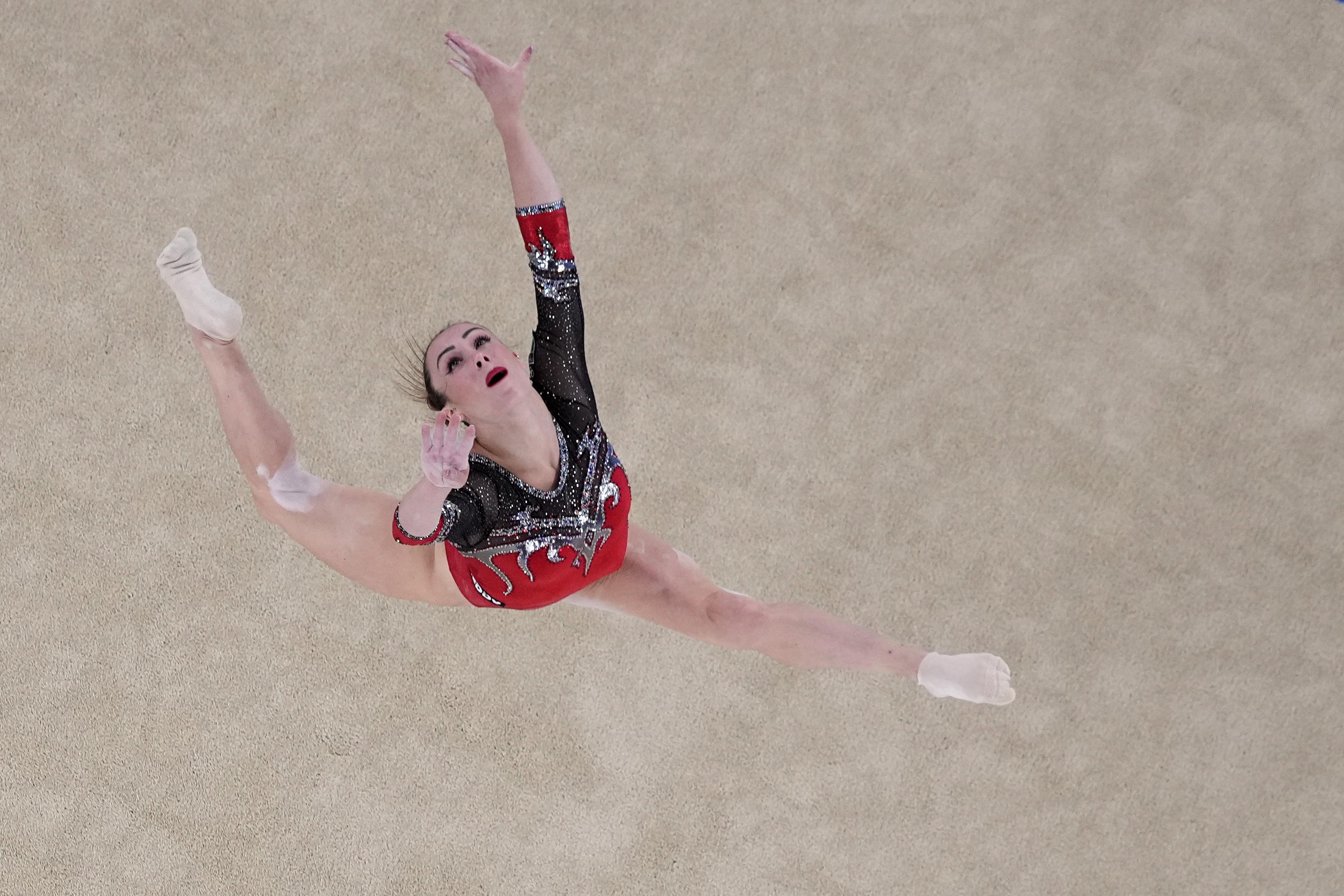 Photos: Jade Carey wins gold in floor exercise final at Tokyo Olympics