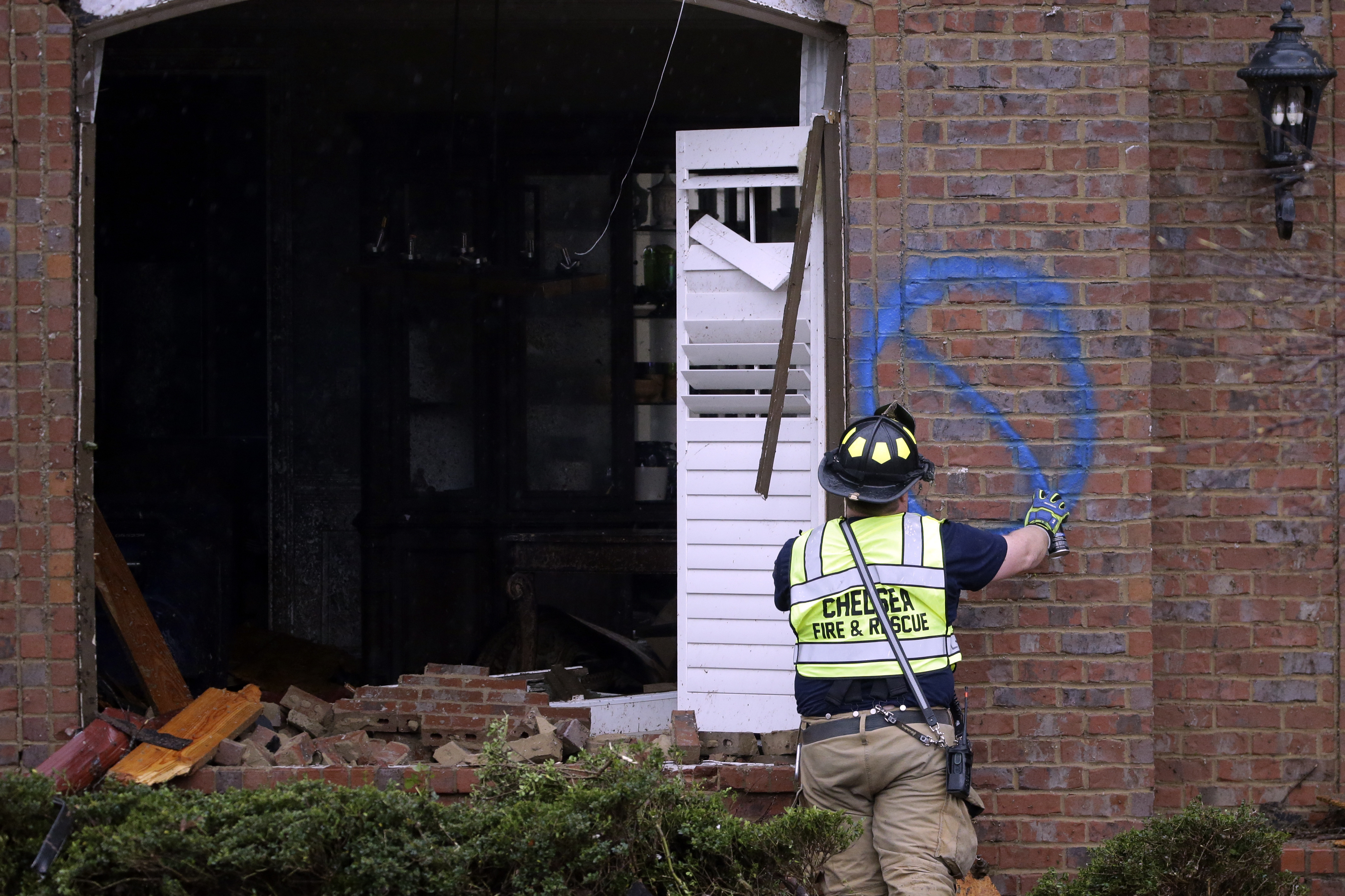 Photos: Deadly tornadoes, storms sweep through Deep South