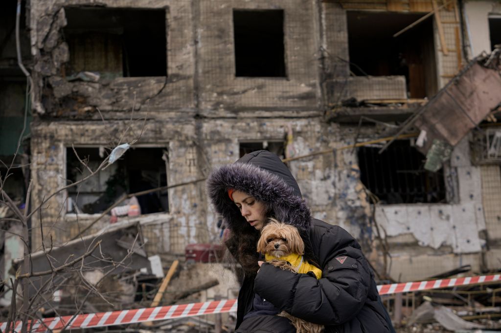 Photos: Russian attack on Kyiv apartment building kills 1, officials say