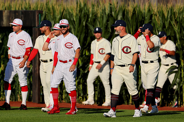 Photos: Cubs beat Reds in second 'Field of Dreams' game