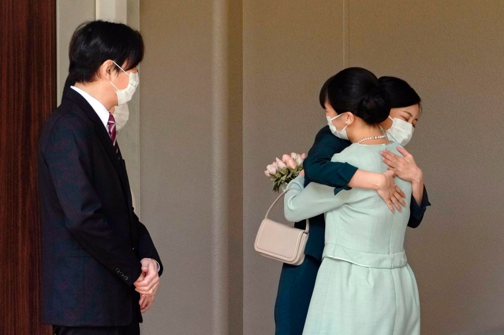 Photos: Japan's Princess Mako marries commoner, loses royal status