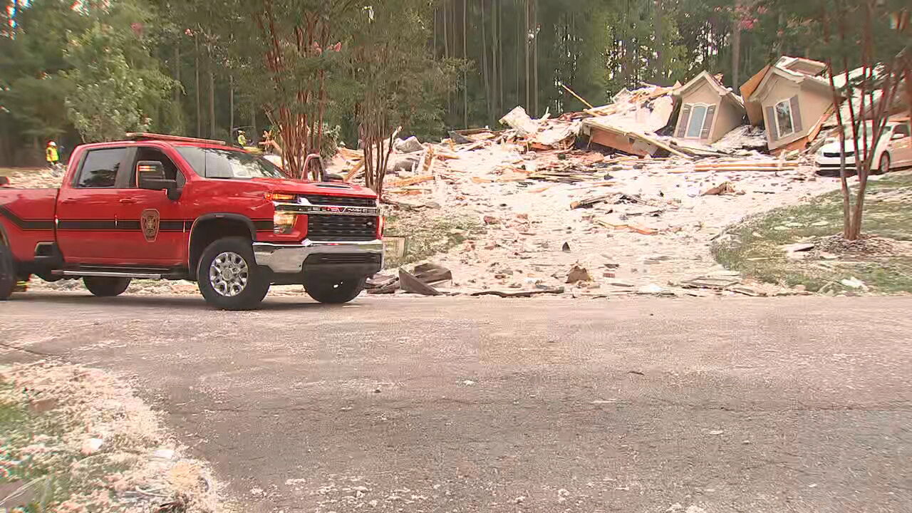 Home collapses near Lake Norman in Mooresville
