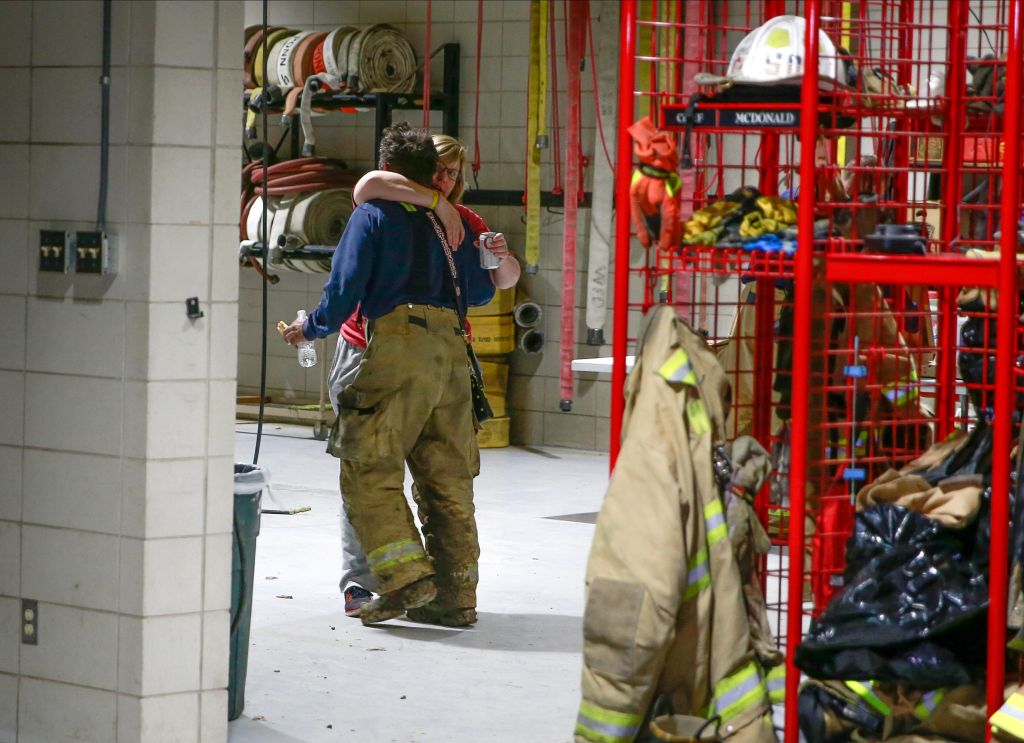 7 killed, including 2 young children, in tornado near Des Moines, Iowa