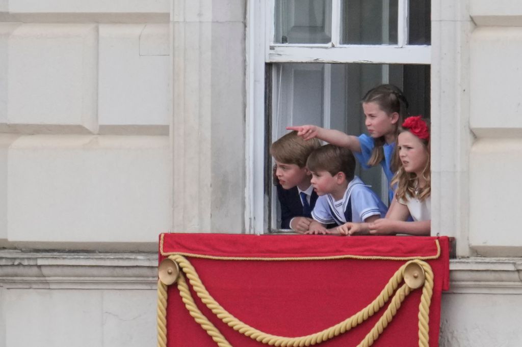 Photos: Queen Elizabeth's Platinum Jubilee kicks off with Trooping the Color