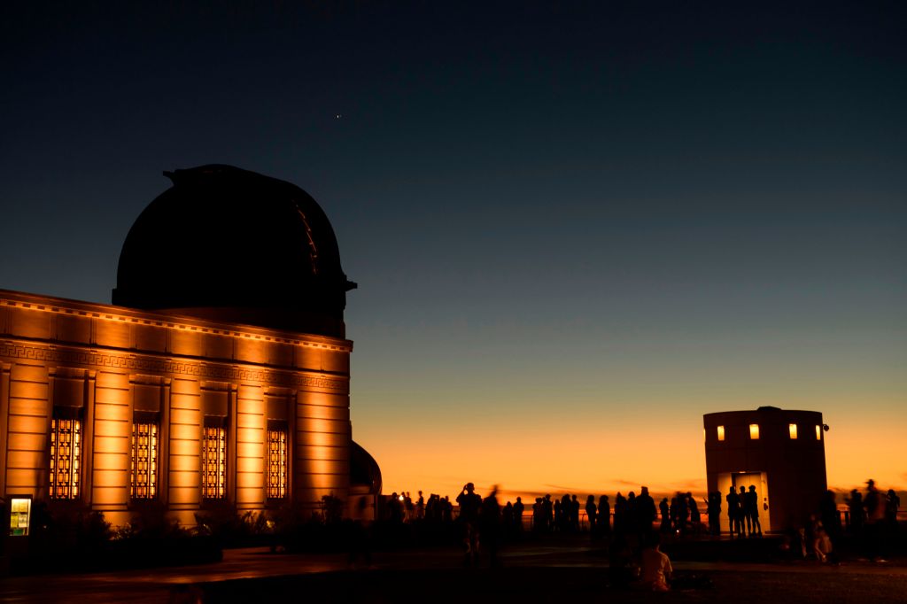 Photos: 'Christmas star' appears to shine in night sky as Saturn, Jupiter converge
