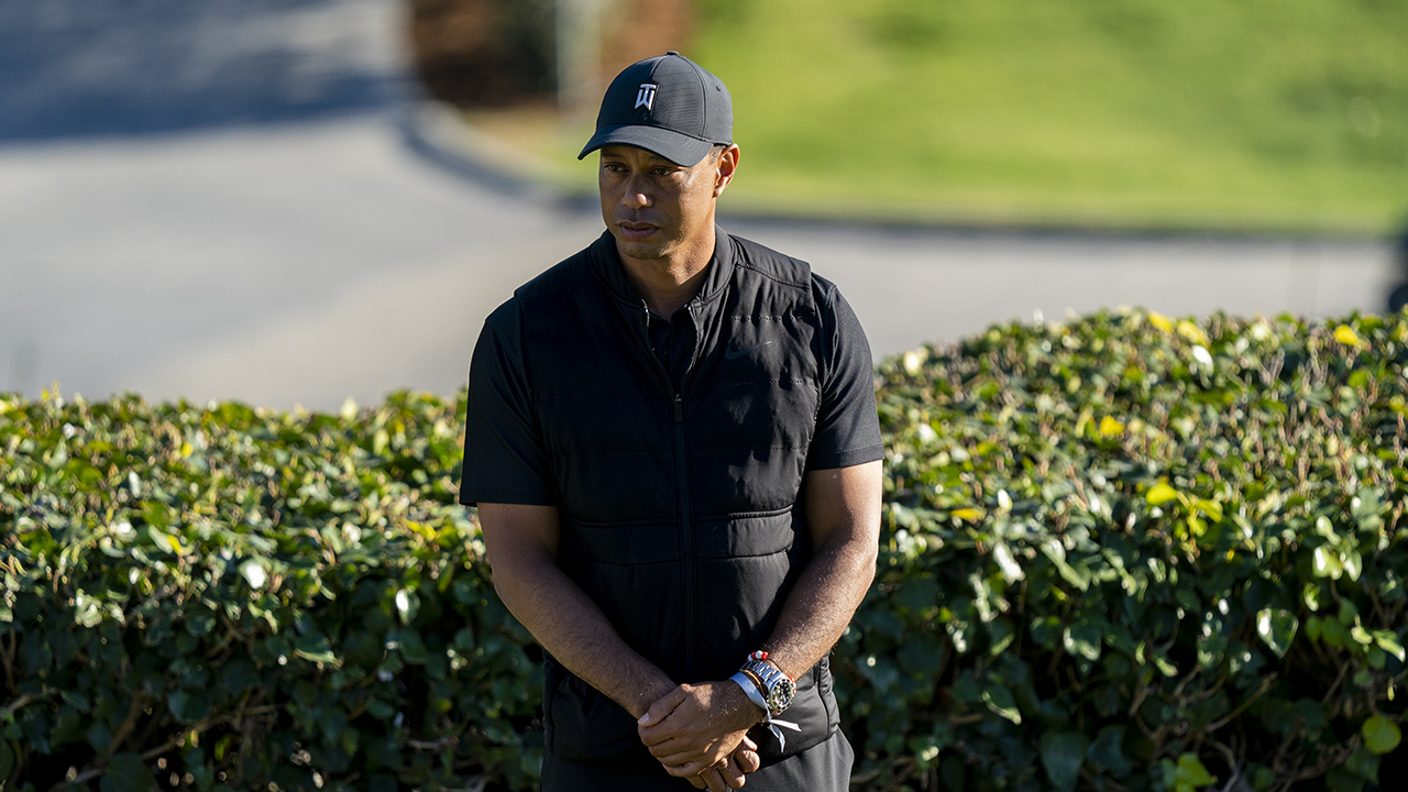 Tiger Woods injured in car wreck