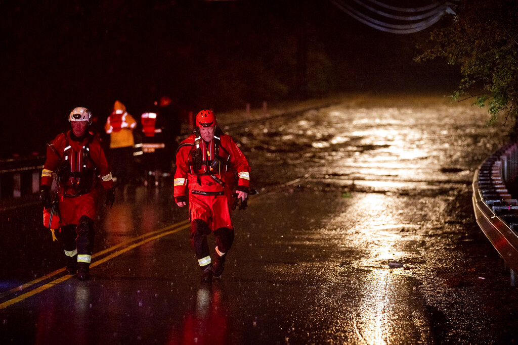 4 dead after record rains in Nashville cause flash flooding