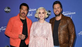 American Idol Finale Includes Country Stars From Seasons Past