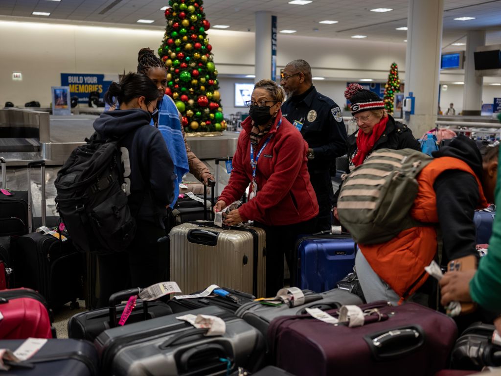 Passengers stranded, bags pile up as Southwest cancels flights