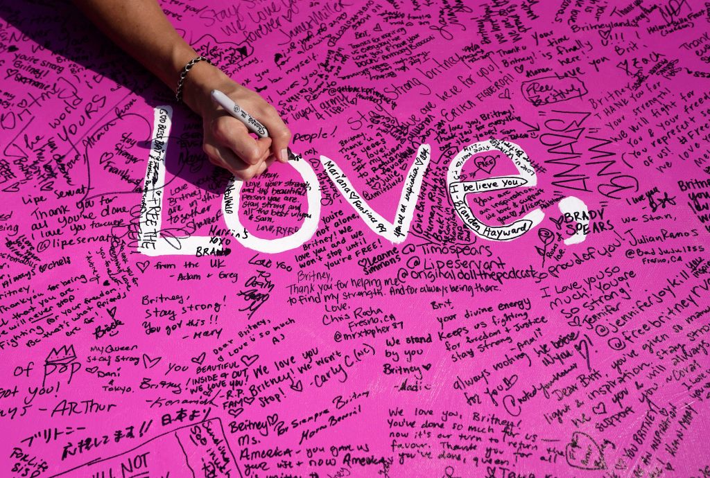 Photos: Britney Spears fans rally outside courthouse during conservatorship hearing