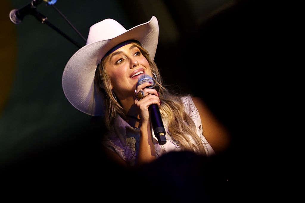 The Drop: Lainey Wilson