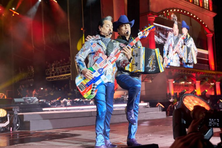 Los Tigres Del Norte, Smart Finacial Centre, Feb. 8