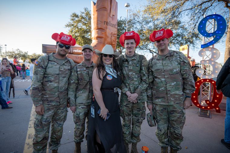 Lo with U.S. Soldiers