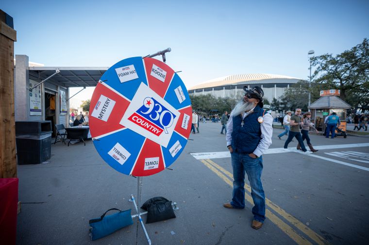 Fan Spins 93Q Wheel of Rodeo