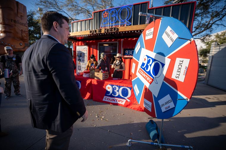 Fan Spins 93Q Wheel of Rodeo