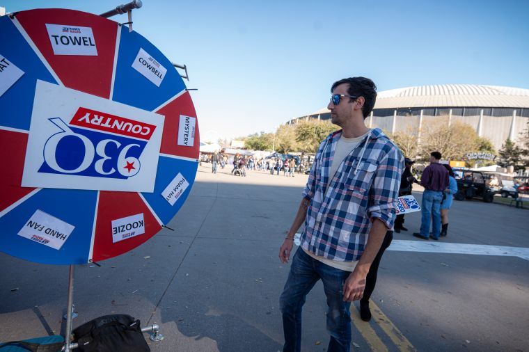 Fan Spins 93Q Wheel of Rodeo