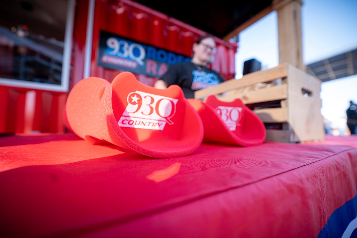 93Q Foam Cowboy Hats