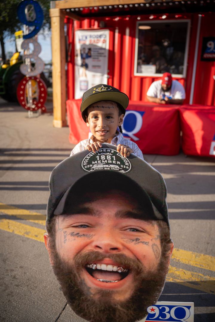 93Q Fan Poses with Post Malone Big Head